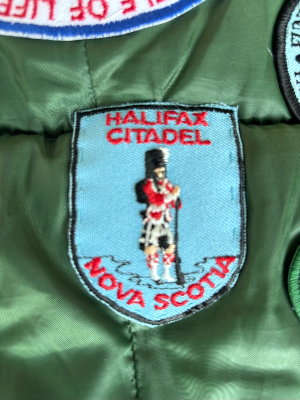 Vintage Northern Escape Sleeping Bag 20+ Rare Girl Guides Canada Travel Patches - Picture 6 of 16